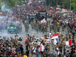 parade-surabaya-juang-2015-sambut-hari-pahlawan_20151109_153537.jpg