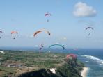 paralayang-di-timbis-nusa-dua_20161011_113120.jpg