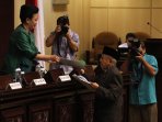 paripurna-dpd-bahas-irman-gusman_20160921_165612.jpg