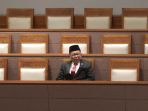 paripurna-dpr-sahkan-calon-hakim-konstitusi_20231003_174324.jpg