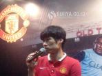 park-ji-sung-saat-berada-di-kota-malang_20150329_010003.jpg