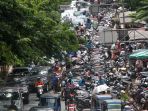 parkir-liar-pasar-senen-akibatkan-kemacetan_20161230_010526.jpg