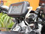 pasang-soket-charger-di-motor_20171020_152805.jpg