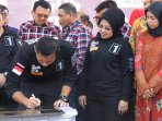 pasangan-agus-sylvi-deklarasi-kampanye-damai_20161101_162243.jpg