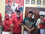 pasangan-arief-rohman-tri-yuli-setyowati-artys-di-kantor-d.jpg