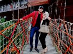 pasangan-selebriti-sandy-tumiwa-dan-istrinya_20180911_220534.jpg