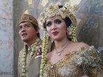 pasangan-suami-istri-baru-tiara-dewi-dan-lucky-hakim_20170119_213734.jpg