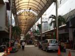 pasar-baru-jakarta-wisata-belanja_20150602_110257.jpg