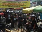 pasar-benhil-takjil-buka-puasa_20150621_101717.jpg