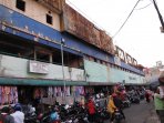 pasar-blok-a-jalan-fatmawati-tak-terawat_20150922_230845.jpg