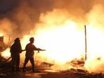 pasar-gedebage-terbakar_20150720_085543.jpg