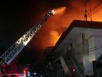 pasar-klewer-terbakar_20141227_215727.jpg