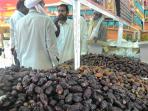 pasar-kurma-di-madinah_20150901_152808.jpg