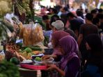 pasar-modern-tangsel-dipadati-pembeli_20180613_184926.jpg