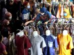pasar-tanah-abang-dipadati-pengunjung_20220424_172558.jpg