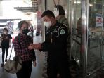 pasar-tanah-abang-kembali-buka_20210726_164449.jpg