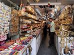 Menemukan Lokal di New Delhi: Saat Bahasa Indonesia Terdengar di Lorong Janpath Market