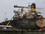 pasca-terbakarnya-kapal-tanker-mt-jag-leela-di-medan_20200512_221059.jpg