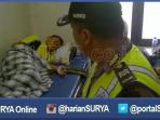 pasien-korban-keracunan-dirawat-di-puskesmas-perak_20160530_142457.jpg
