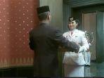 Paskibraka Bawa Bendera Merah Putih dan Naskah Proklamasi ke Mimbar Kehormatan di Istana Negara IKN