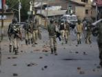 pasukan-keamanan-india-berpatroli-di-wilayah-srinagar_20161116_192325.jpg