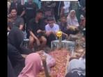 pasutri-tewas-saat-bulan-madu-di-solok-pemakaman-viral.jpg