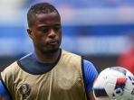 patrice-evra-pegangbolaee_20160701_022826.jpg