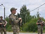 patroli-tentara-ukrainian.jpg