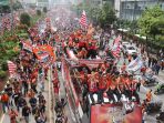 pawai-persija-juara-liga-1_20181215_162232.jpg
