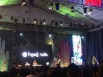 payung-teduh-segera-membius-suasana-di-panggung-dynamic-stage_20171008_213446.jpg