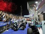 pebalap-mercedes-nico-rosberg-berhasil-menjuarai-gp-singapura_20161009_160112.jpg