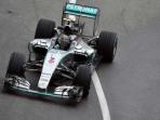 pebalap-mercedes-nico-rosberg-memacu-mobilnya_20150619_212315.jpg