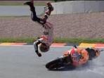 pebalap-repsol-honda-marc-marquez-terjatuh-di-sirkuit-silverstone_20160902_222543.jpg