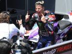 pebalap-yamaha-fabio-quartararo-merayakan-kemenangannya.jpg