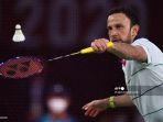 pebulu-tangkis-guatemala-kevin-cordon-melepaskan-tembakan-ke-gawang-viktor-axelsen.jpg