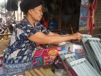 pedagang-alat-bakar-sate-di-pasar-kramatjati-jakarta-timur_20170901_153725.jpg