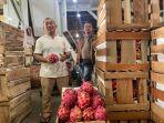pedagang-buah-di-pasar-induk-caringin.jpg