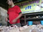 pedagang-daging-ayam_20180612_220304.jpg