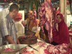 pedagang-daging-di-pasarrr.jpg