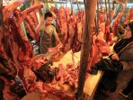 pedagang-daging-pasar-kosambi-bandung_20150717_161736.jpg