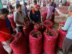pedagang-di-pasar-bawang-sengon-brebes.jpg