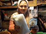 pedagang-garam-di-pasar-ciawi_20170725_134601.jpg
