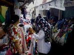 pedagang-pakaian-bekas-di-kampung-bali-jakarta_20220607_174012.jpg