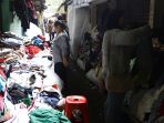 pedagang-pakaian-bekas-di-kampung-bali-jakarta_20220607_174343.jpg