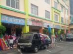 pedagang-plaza-sukaramai-pekanbaru-evakuasi-barang-dagangannya_20151209_120211.jpg