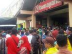 pedagang-plaza-sukaramai_20151214_160841.jpg