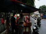 pedagang-soto-yang-berada-di-jalan-ampera-jakarta-timur-mengeluh-k.jpg