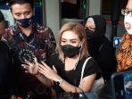 pedangdut-cita-rahayu-alias-cita-citata-usai-menjalani-pemeriksaan.jpg