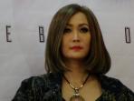pedangdut-inul-daratista-saat-jumpa-pers_20160531_190109.jpg