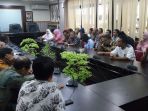 pegawai-pd-pasar-petisah-datangi-pemko-medan_1_20170303_110951.jpg